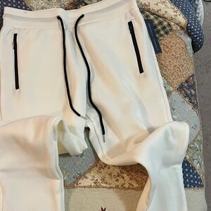 Pure champ, white joggers